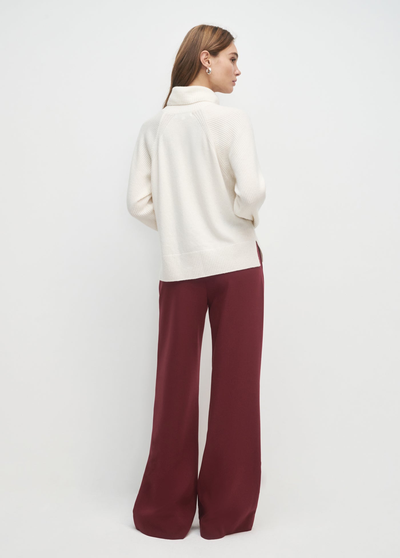 THE MINIMALIST SWEATER
