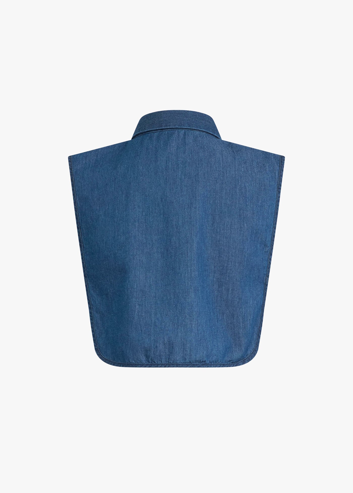 THE CHAMBRAY TUCK IN COLLAR