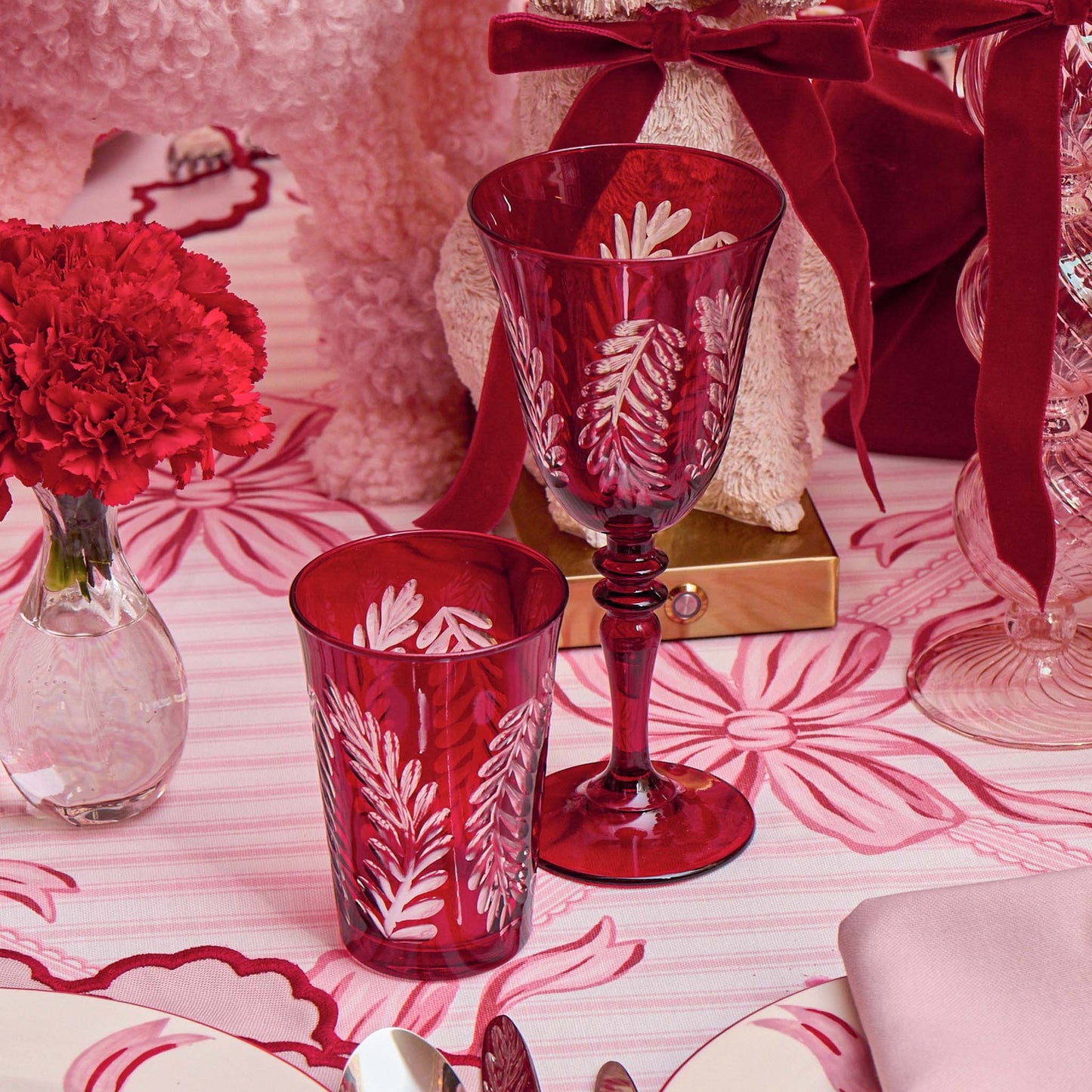 Brigitte Red Garland Engraved Wine Glass (Set of 4)