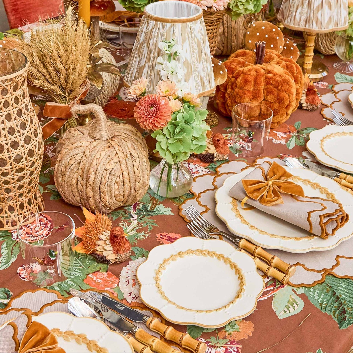 Putty Laurel Dinner Plate