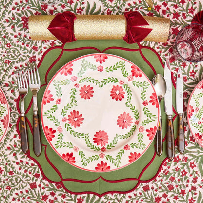 Chiara Red Garland Dinner Plates (Set of 4)