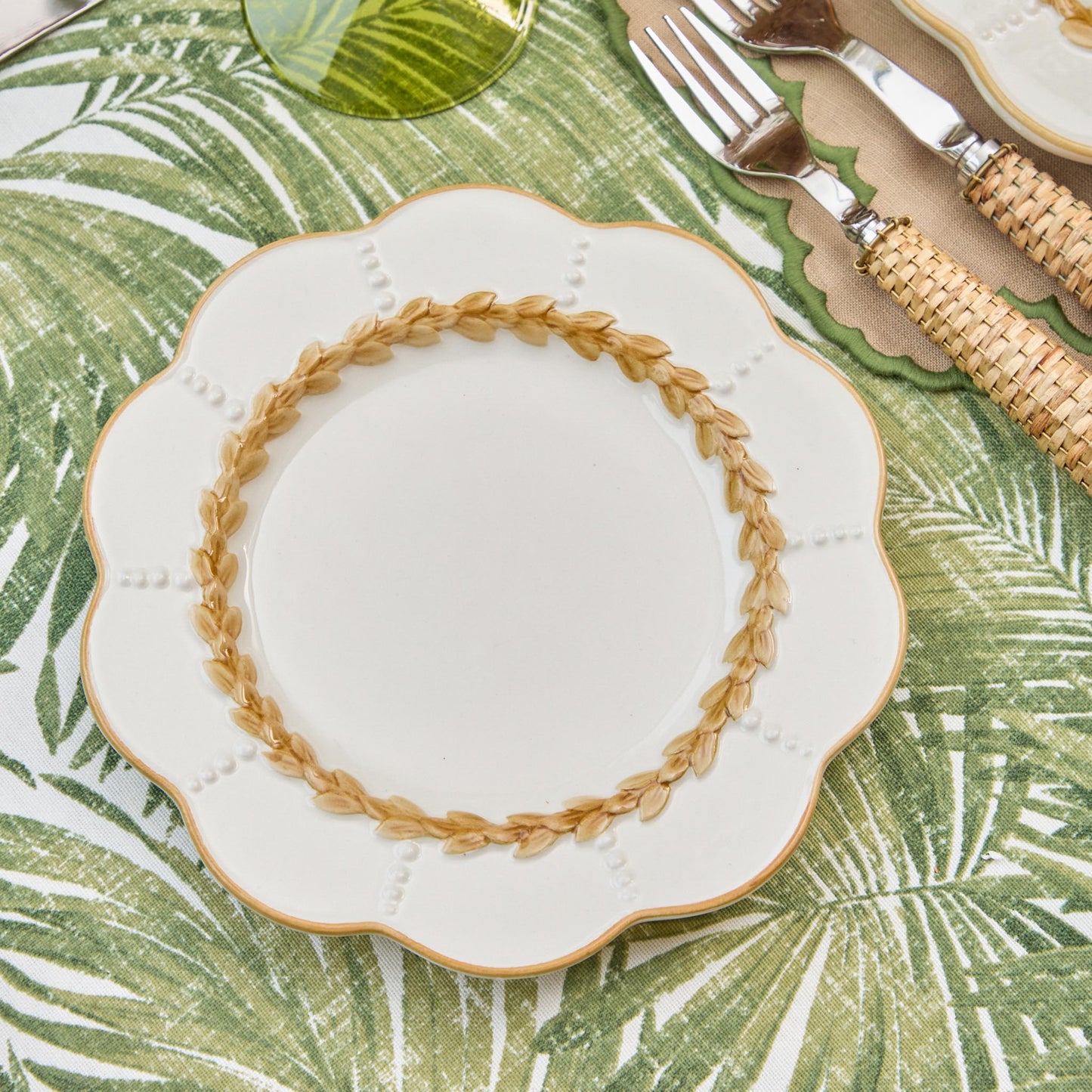 Putty Laurel Dinner & Starter Plates (Set of 8)