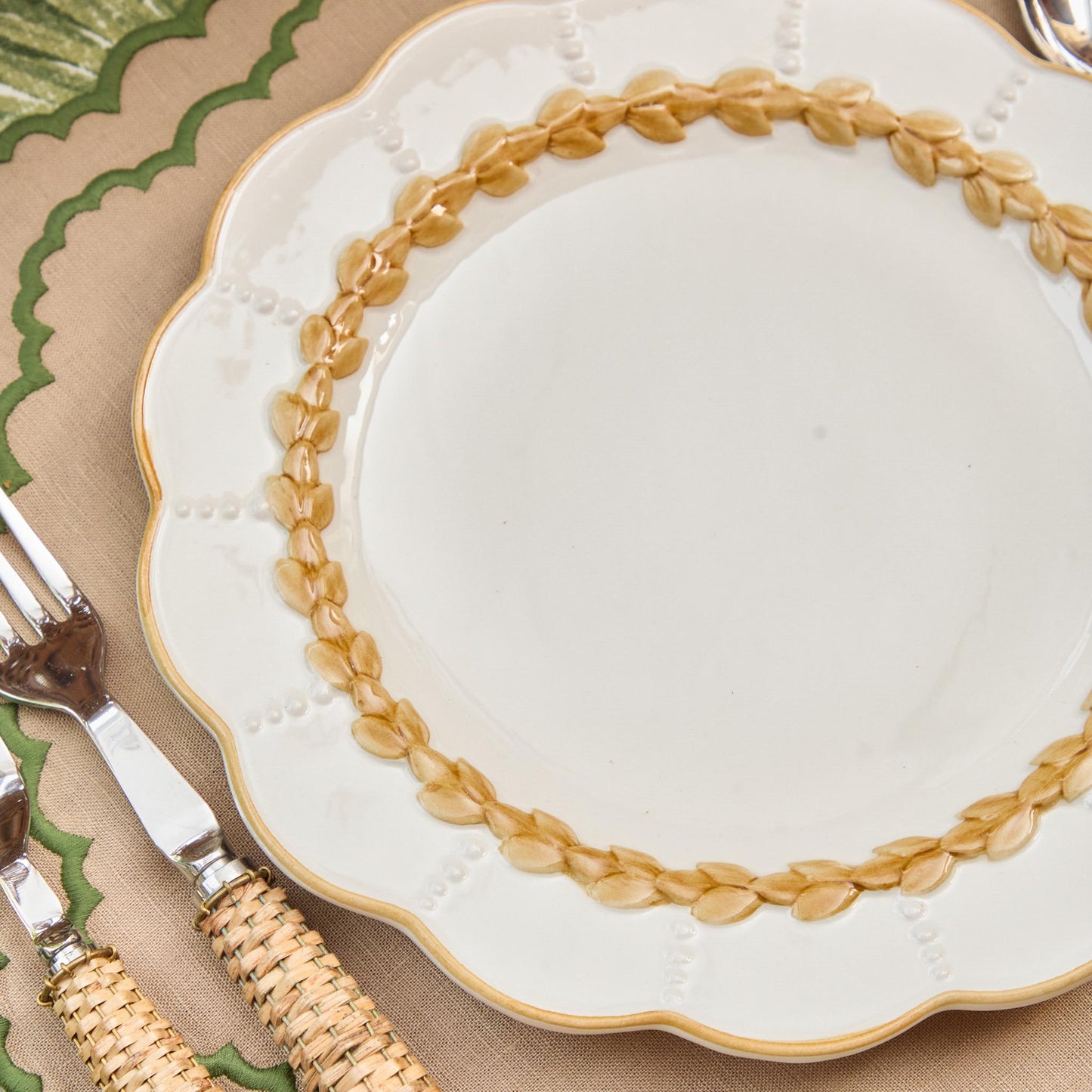 Putty Laurel Dinner & Starter Plates (Set of 8)