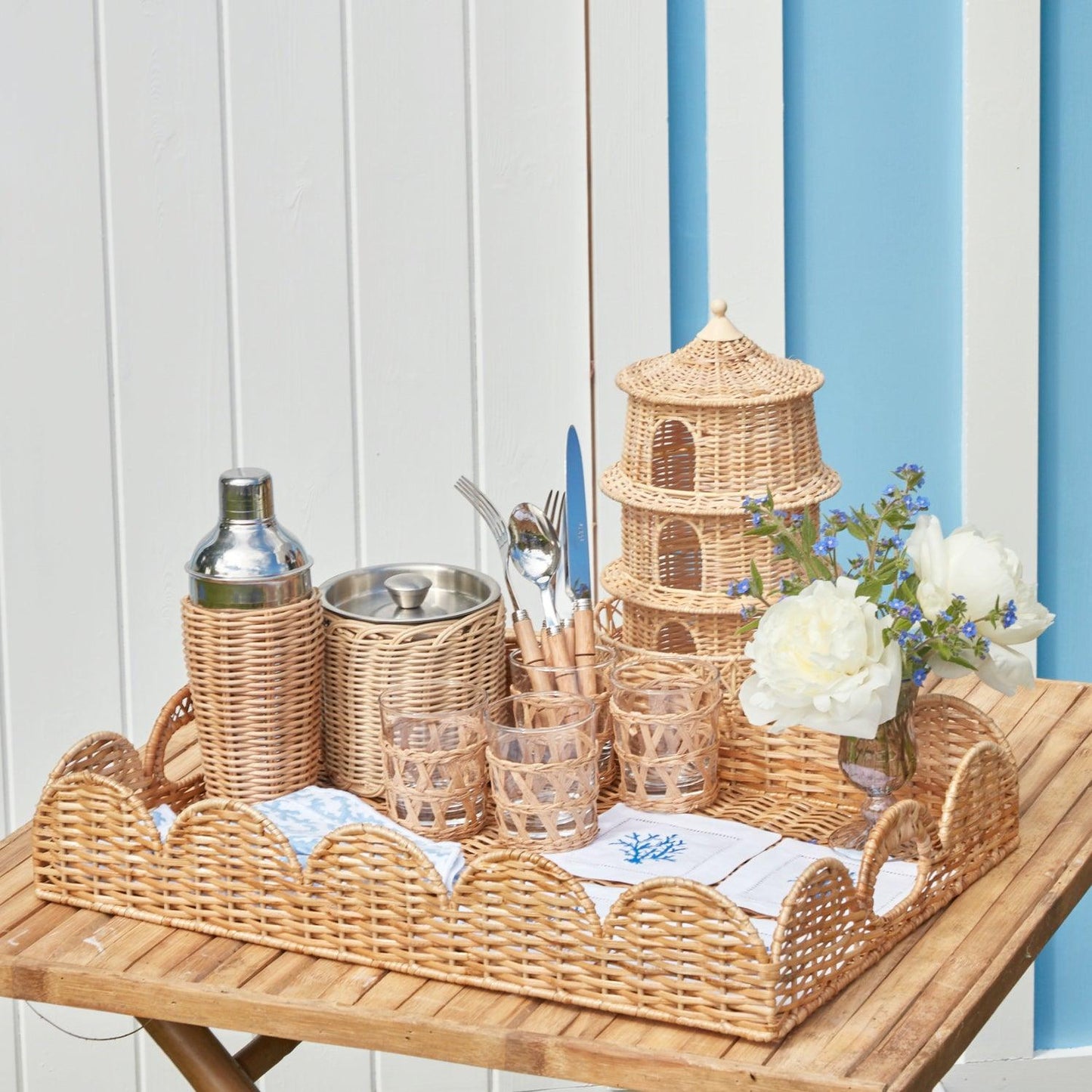 Natural Scalloped Rattan Tray