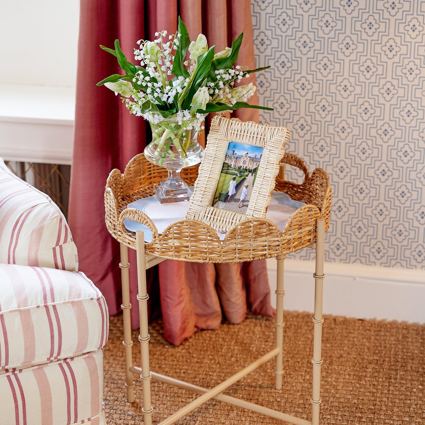 Round Scalloped Rattan Tray With Stand