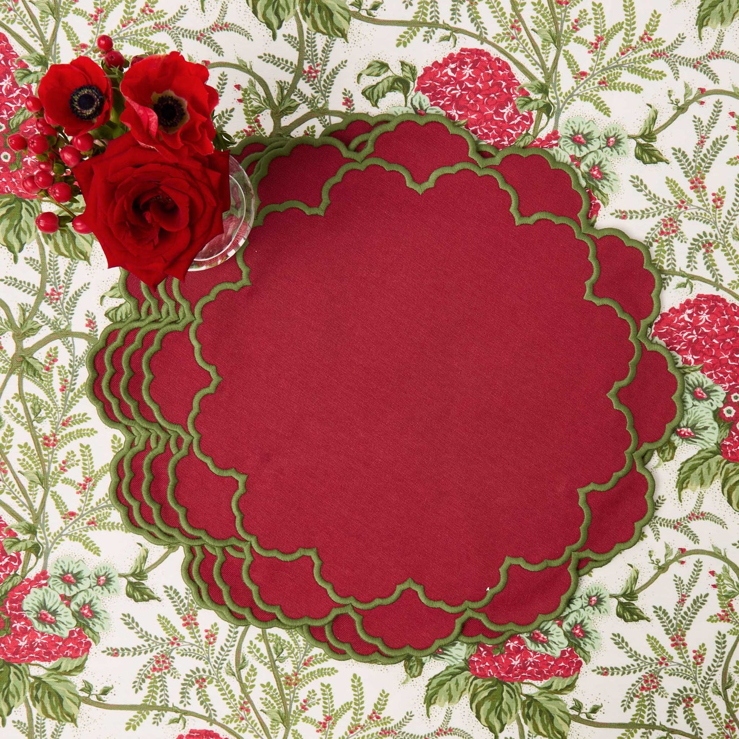 Red & Green Lily Placemats (Set of 4)